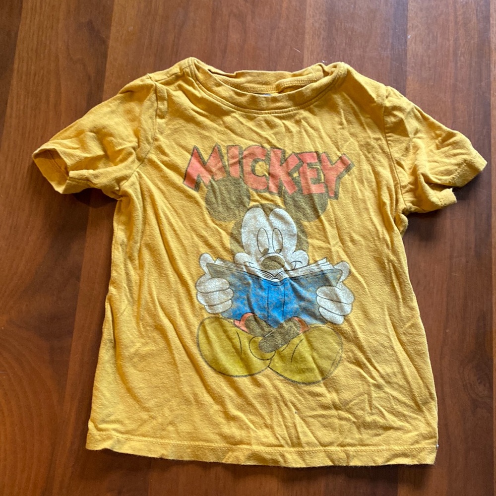 Reading Mickey Mouse shirt